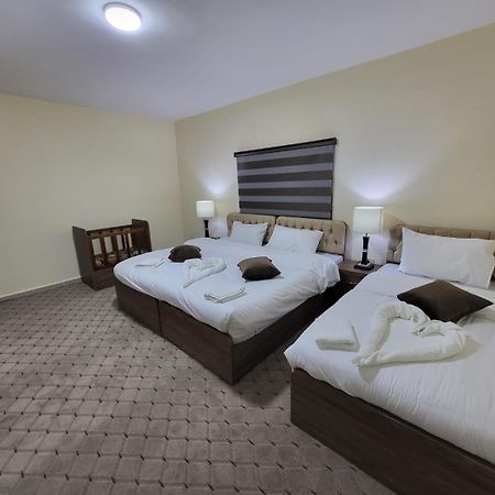 Petra Hills House Hostel Wadi Musa Exterior photo
