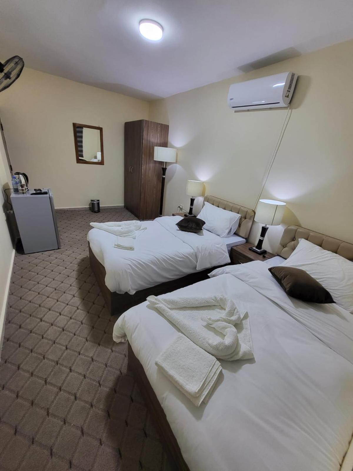 Petra Hills House Hostel Wadi Musa Exterior photo